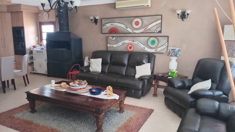 4 Bedroom Property for Sale in Avondale Western Cape